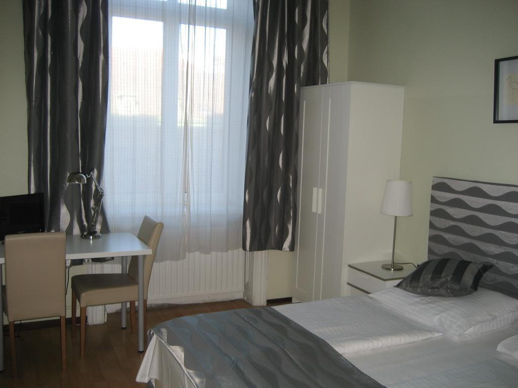 Pension Schottentor Vienna Room photo