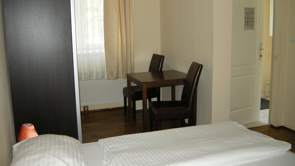 Pension Schottentor Vienna Room photo