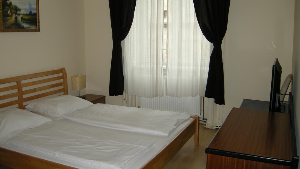 Pension Schottentor Vienna Room photo